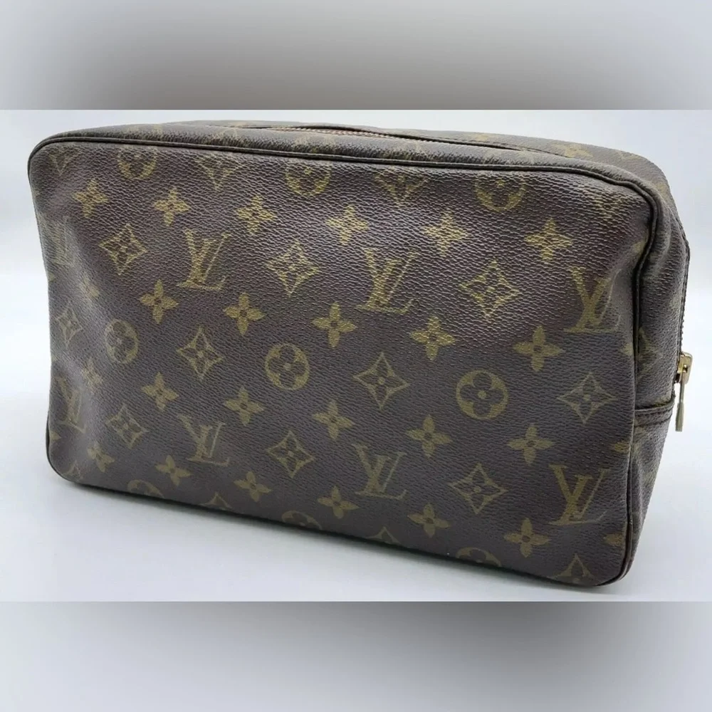Authentic Louis Vuitton Monogram Trousse Toilette 28 Pouch